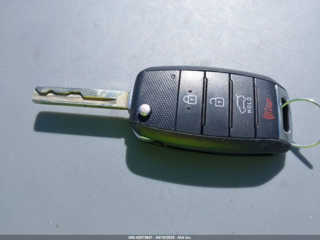 5XYPGDA33GG170027 KIA Sorento 2.4l Lx