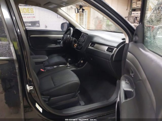 2016 MITSUBISHI OUTLANDER JA4AZ3A37GZ060457 Photo 4