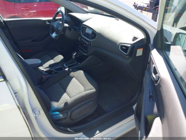 KMHC75LC5HU048413 Hyundai Ioniq Hybrid Sel