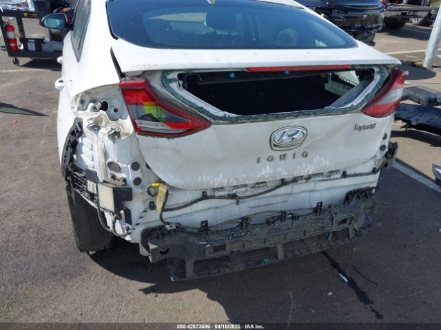 KMHC75LC5HU048413 Hyundai Ioniq Hybrid Sel