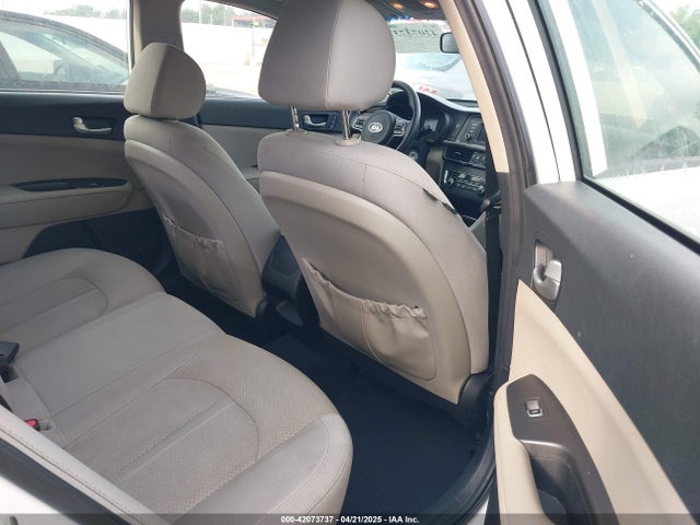 Продажа на аукционе авто 2017 Kia Optima Lx, vin: 5XXGT4L36HG167511, номер лота: 42073737