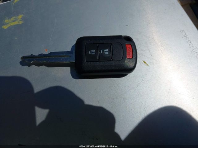 JA4AD2A30HZ042831 Mitsubishi Outlander Es