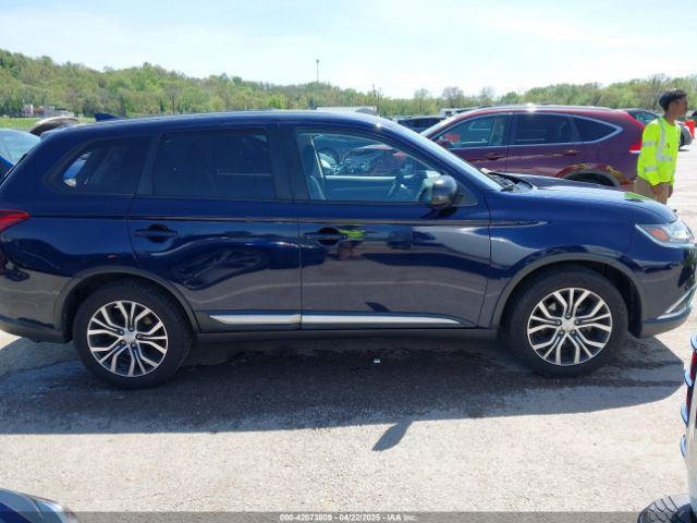 JA4AD2A30HZ042831 Mitsubishi Outlander Es