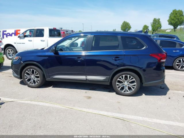 JA4AD2A30HZ042831 Mitsubishi Outlander Es