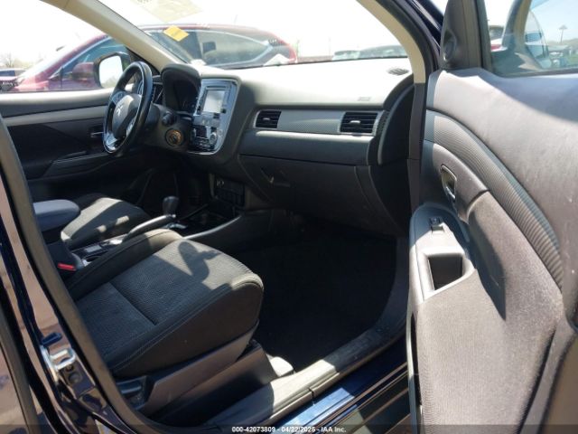 JA4AD2A30HZ042831 Mitsubishi Outlander Es