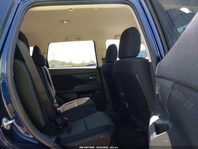 JA4AD2A30HZ042831 Mitsubishi Outlander Es