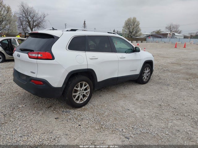 1C4PJLCS7EW258434 Jeep Cherokee Latitude