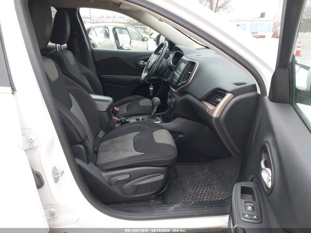 1C4PJLCS7EW258434 Jeep Cherokee Latitude