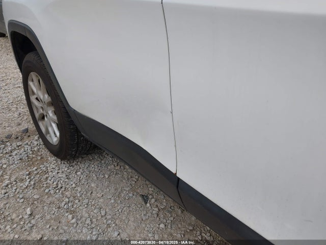 1C4PJLCS7EW258434 Jeep Cherokee Latitude
