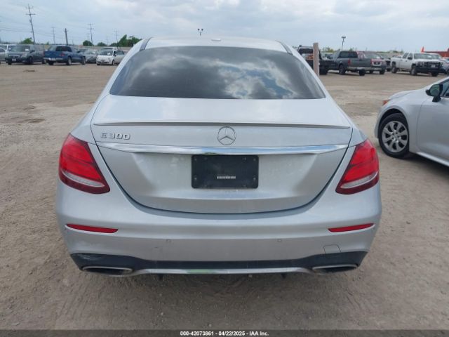 WDDZF4JBXHA048002 Mercedes-Benz E 300
