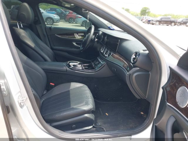 WDDZF4JBXHA048002 Mercedes-Benz E 300