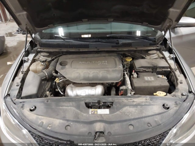 1C3CCCAB2FN698701 Chrysler 200 Limited