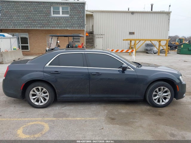 2C3CCAAG0GH135642 Chrysler 300 Anniversary Edition
