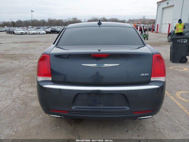 2C3CCAAG0GH135642 Chrysler 300 Anniversary Edition