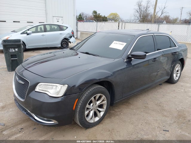 2C3CCAAG0GH135642 Chrysler 300 Anniversary Edition