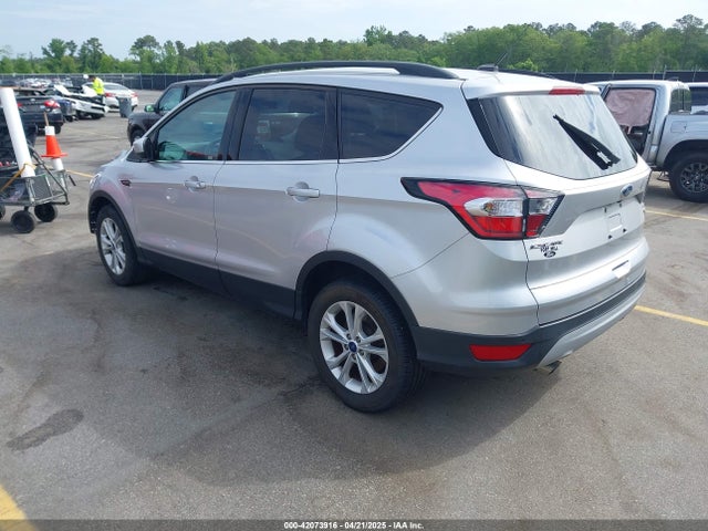 1FMCU0GD2HUC63942 Ford ESCAPE SE