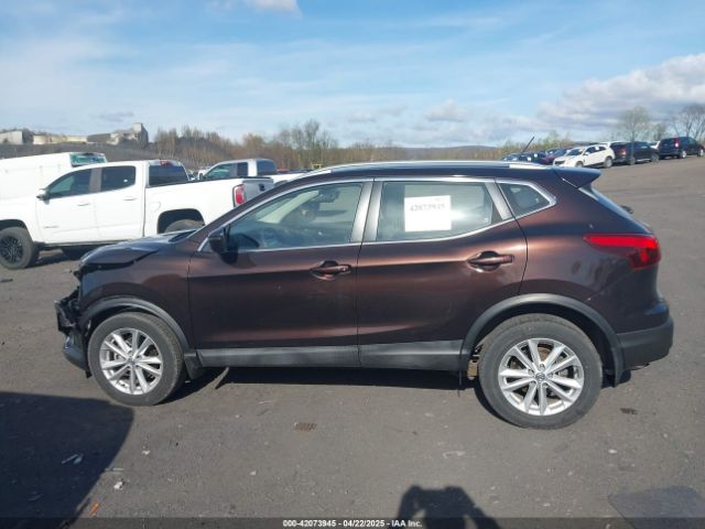 JN1BJ1CR6HW102713 Nissan Rogue Sport Sv