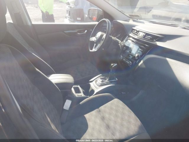 JN1BJ1CR6HW102713 Nissan Rogue Sport Sv