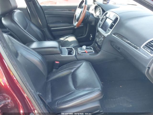 2019 CHRYSLER 300 2C3CCAEG9KH631199 Photo 4