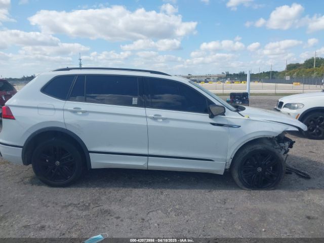 3VVCB7AX5NM040222 Volkswagen Tiguan 2.0t Se R-line Black