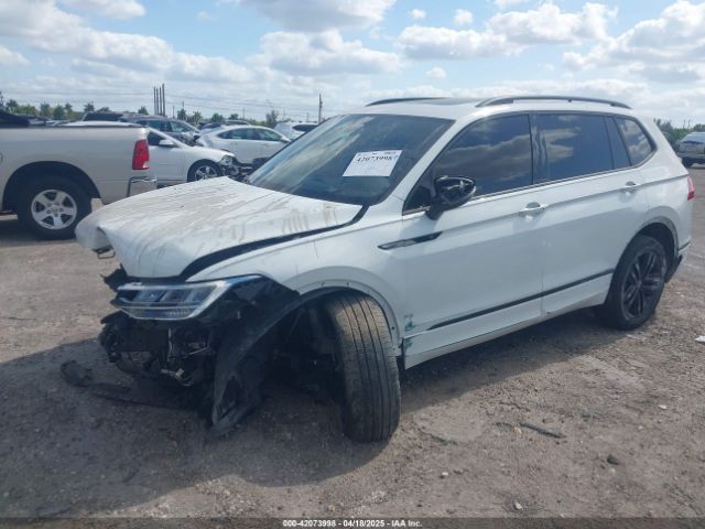 3VVCB7AX5NM040222 Volkswagen Tiguan 2.0t Se R-line Black