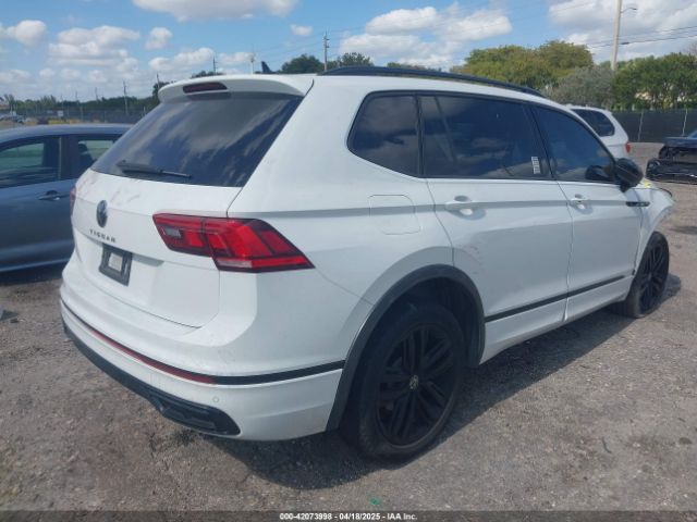 3VVCB7AX5NM040222 Volkswagen Tiguan 2.0t Se R-line Black