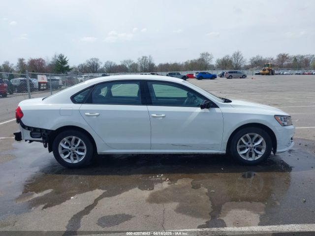 1VWAA7A32JC011176 Volkswagen Passat 2.0t R-line/2.0t S