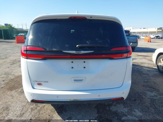 2C4RC1FG9NR158021 Chrysler Pacifica Touring