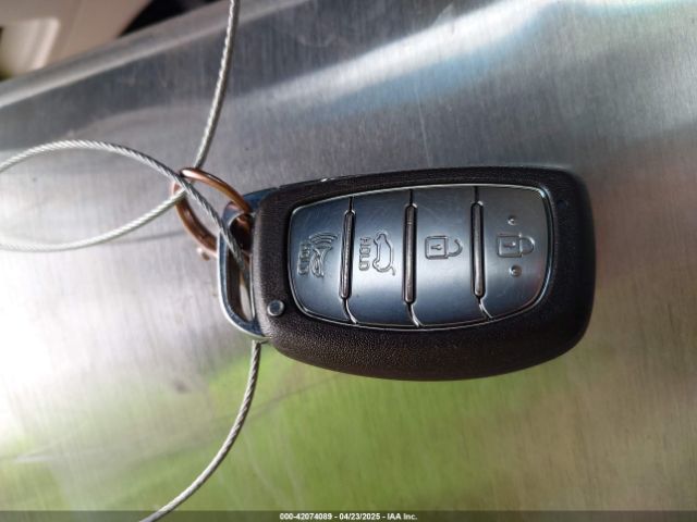 KM8J33A21GU079870 Hyundai Tucson Sport