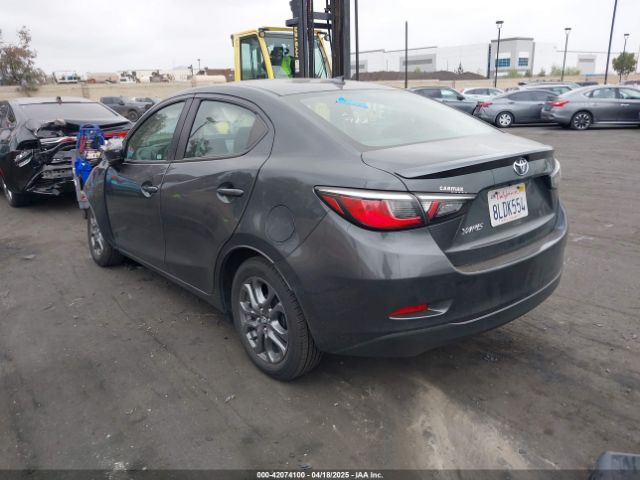 2019 TOYOTA YARIS 3MYDLBYV6KY517138 Photo 2