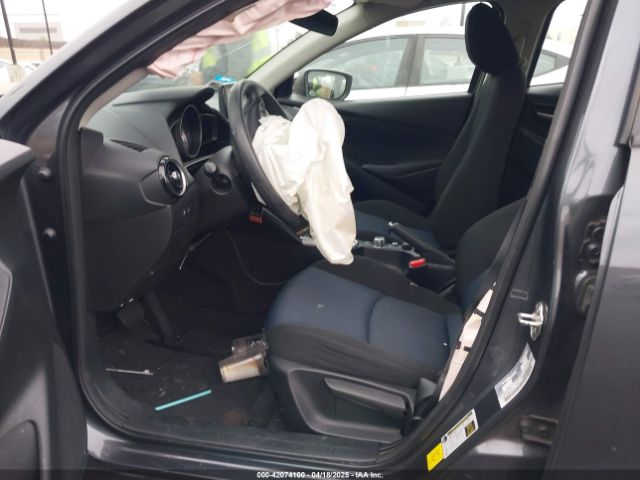 2019 TOYOTA YARIS 3MYDLBYV6KY517138 Photo 4