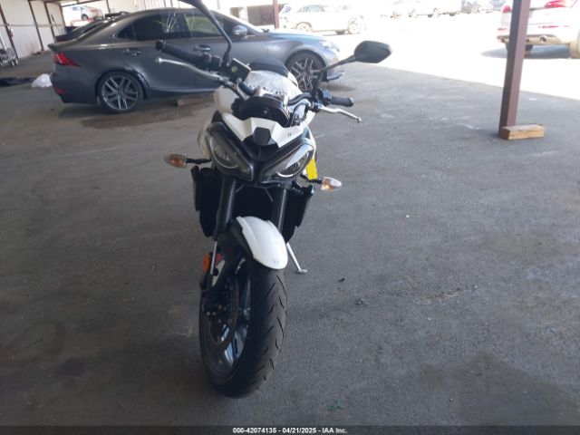 2024 TRIUMPH MOTORCYCLE STREET TRIPLE SMTA604S3RTBR7454 Photo 4