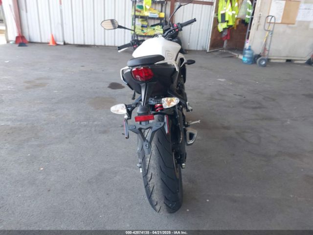 2024 TRIUMPH MOTORCYCLE STREET TRIPLE SMTA604S3RTBR7454 Photo 5