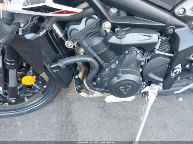2024 TRIUMPH MOTORCYCLE STREET TRIPLE SMTA604S3RTBR7454 Photo 8