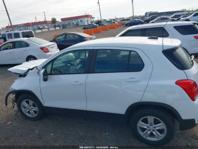 KL7CJNSB6JB714983 Chevrolet TRAX LS