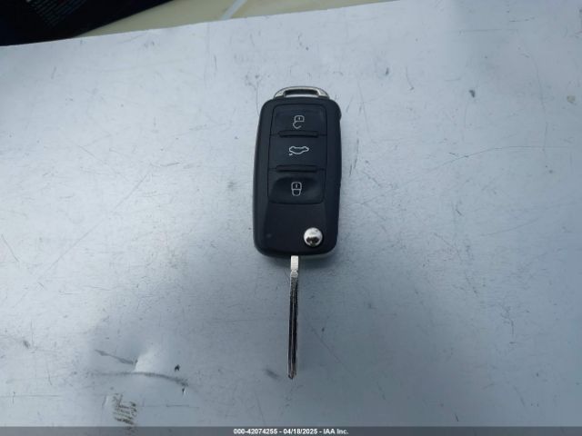 1VWDT7A32HC023488 Volkswagen Passat 1.8t R-line