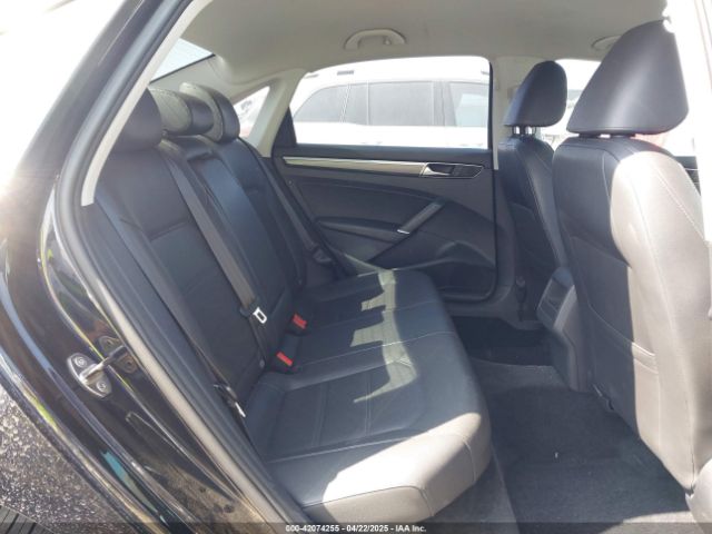 1VWDT7A32HC023488 Volkswagen Passat 1.8t R-line