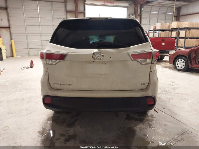 5TDZKRFH8GS158614 Toyota Highlander Le Plus V6