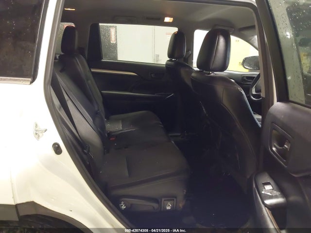5TDZKRFH8GS158614 Toyota Highlander Le Plus V6