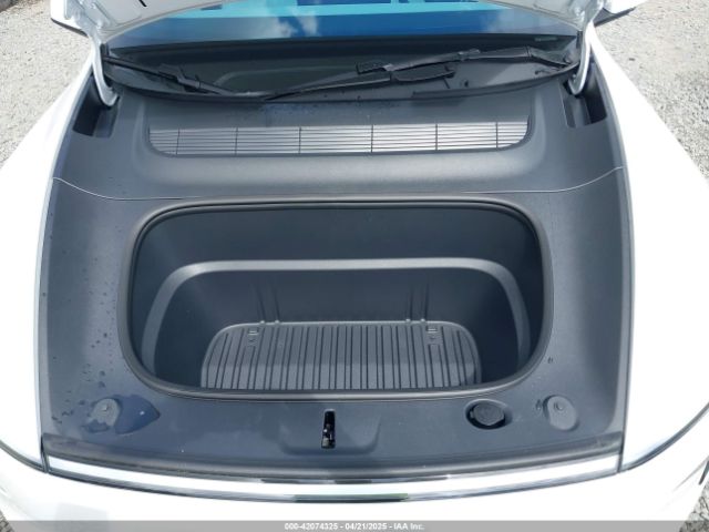 7SAYGDEE7TF331404 Tesla Model Y Long Range/long Range Launch Series
