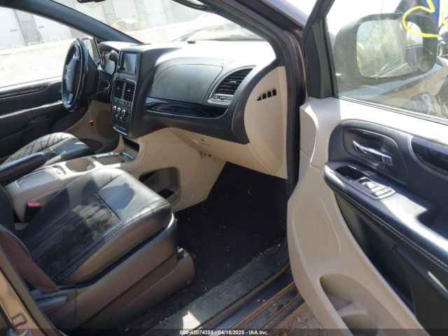 2C4RDGCG4JR216440 Dodge Grand Caravan Sxt