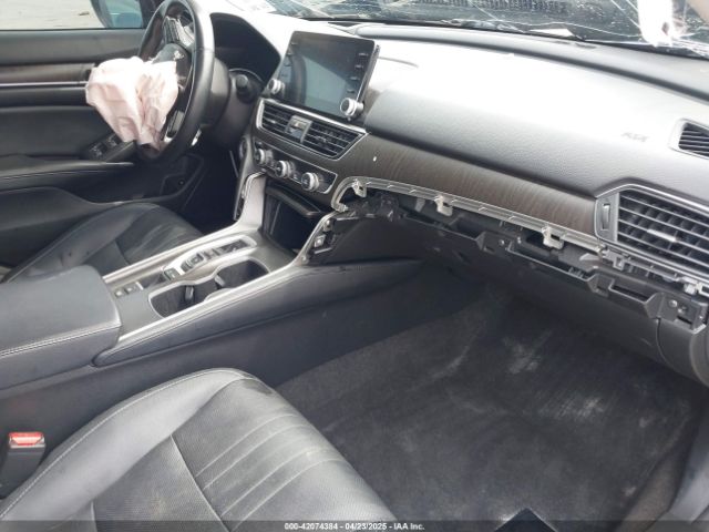 1HGCV2F98JA010935 Honda Accord Touring 2.0t