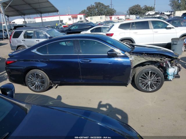 58ADA1C11NU021100 Lexus ES 300H