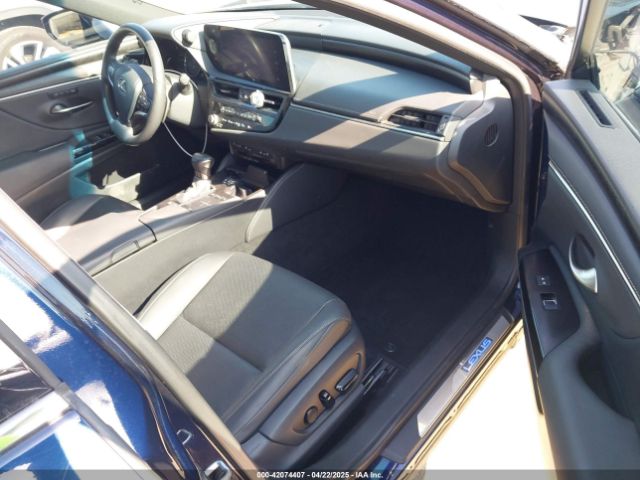 58ADA1C11NU021100 Lexus ES 300H