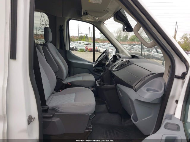 1FMZK1CM8HKA67270 Ford Transit-150 Xlt