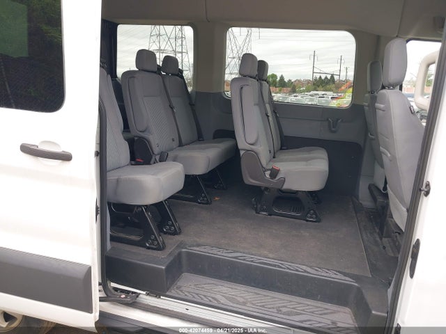1FMZK1CM8HKA67270 Ford Transit-150 Xlt