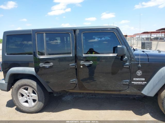 1C4BJWDG9GL161844 Jeep Wrangler Unlimited Sport