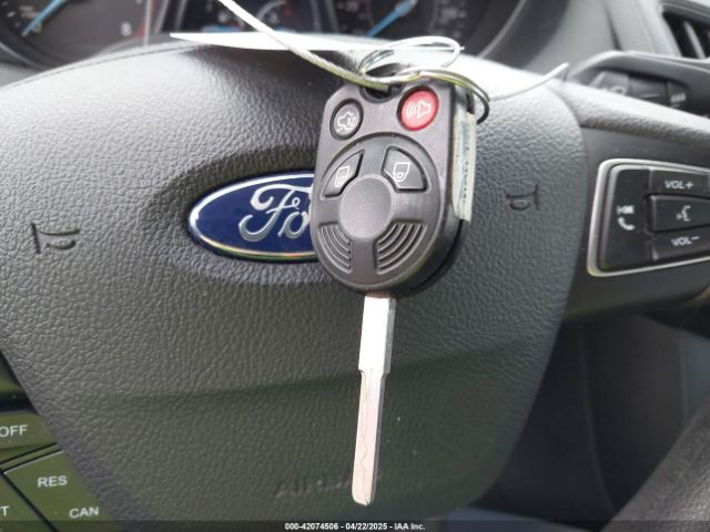 1FADP3F24JL245901 Ford FOCUS SE