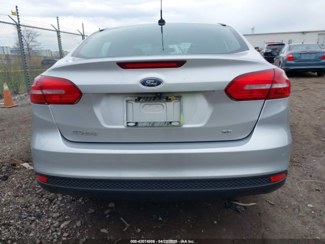 1FADP3F24JL245901 Ford FOCUS SE