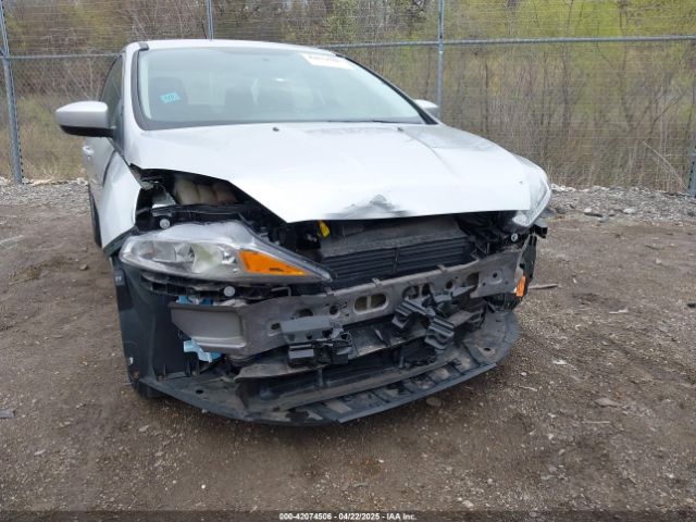 1FADP3F24JL245901 Ford FOCUS SE